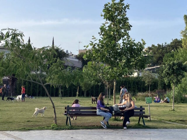 Να πάρει πρωτοβουλίες η Περιφέρεια για πάρκο σκύλων στο Πεδίο του Άρεως
